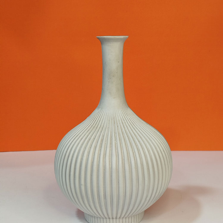 گلدان خمره‌ای پلی‌استر خام ارتفاع ۲۵ سانتی‌متر